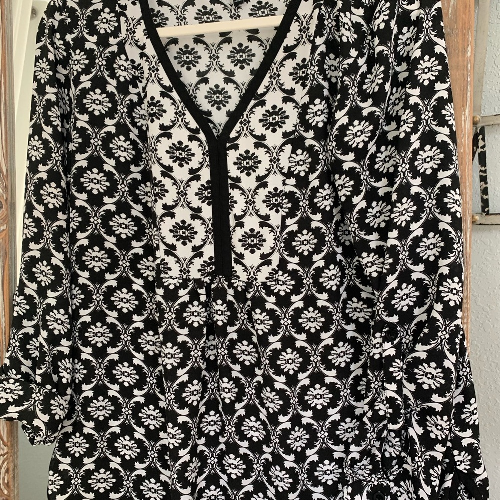 The Limited B&W Tapestry Print Blouse